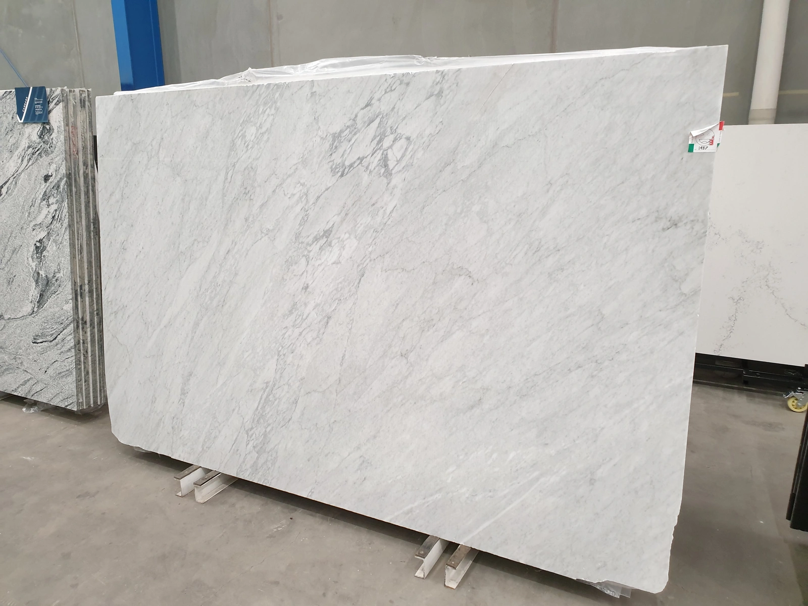 Carrara full slab