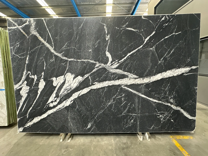 Skyfall granite &mdash; lot 44190
