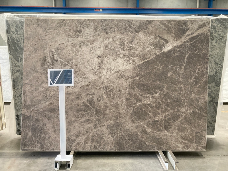 Spider Brown limestone &mdash; lot 444/18