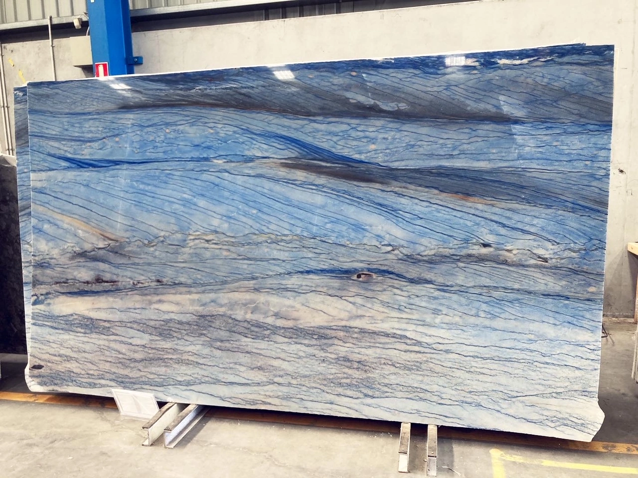 Azul Macaubas full slab