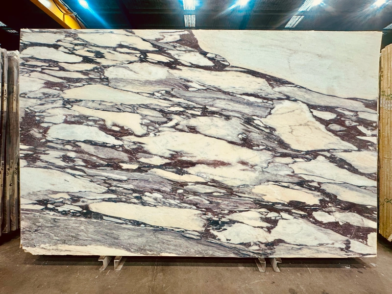 Calacatta Viola marble &mdash; lot 53452