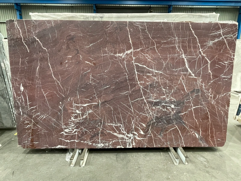 Rosso Valentino marble &mdash; lot 55H