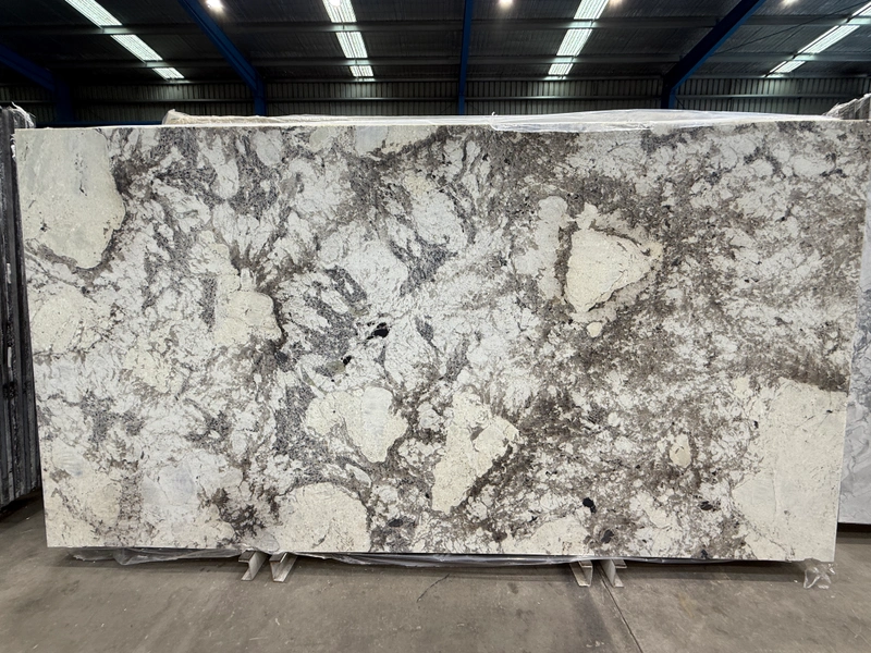 Mona Lisa granite &mdash; lot 7186