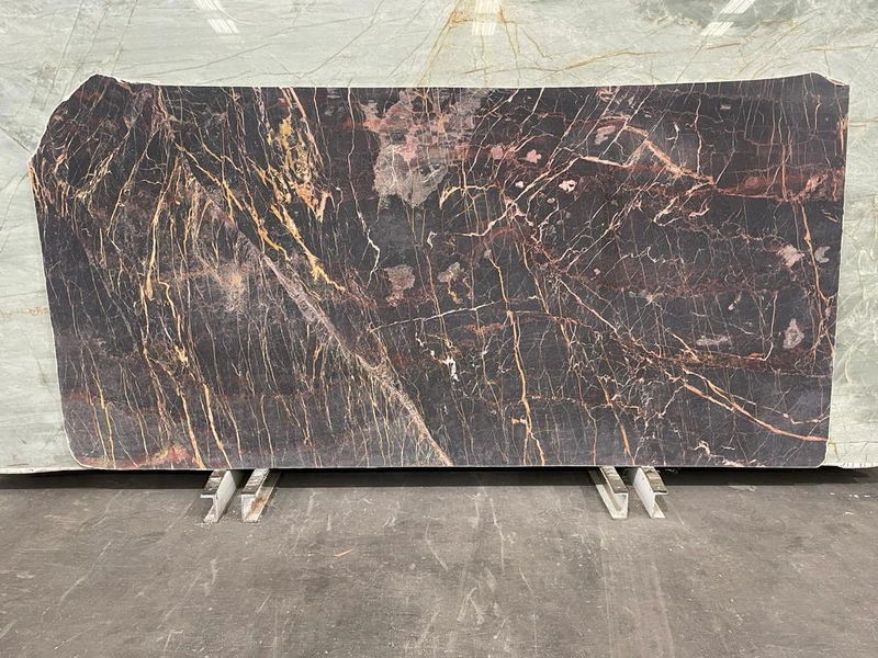 Port Laurent marble &mdash; lot PLR 02